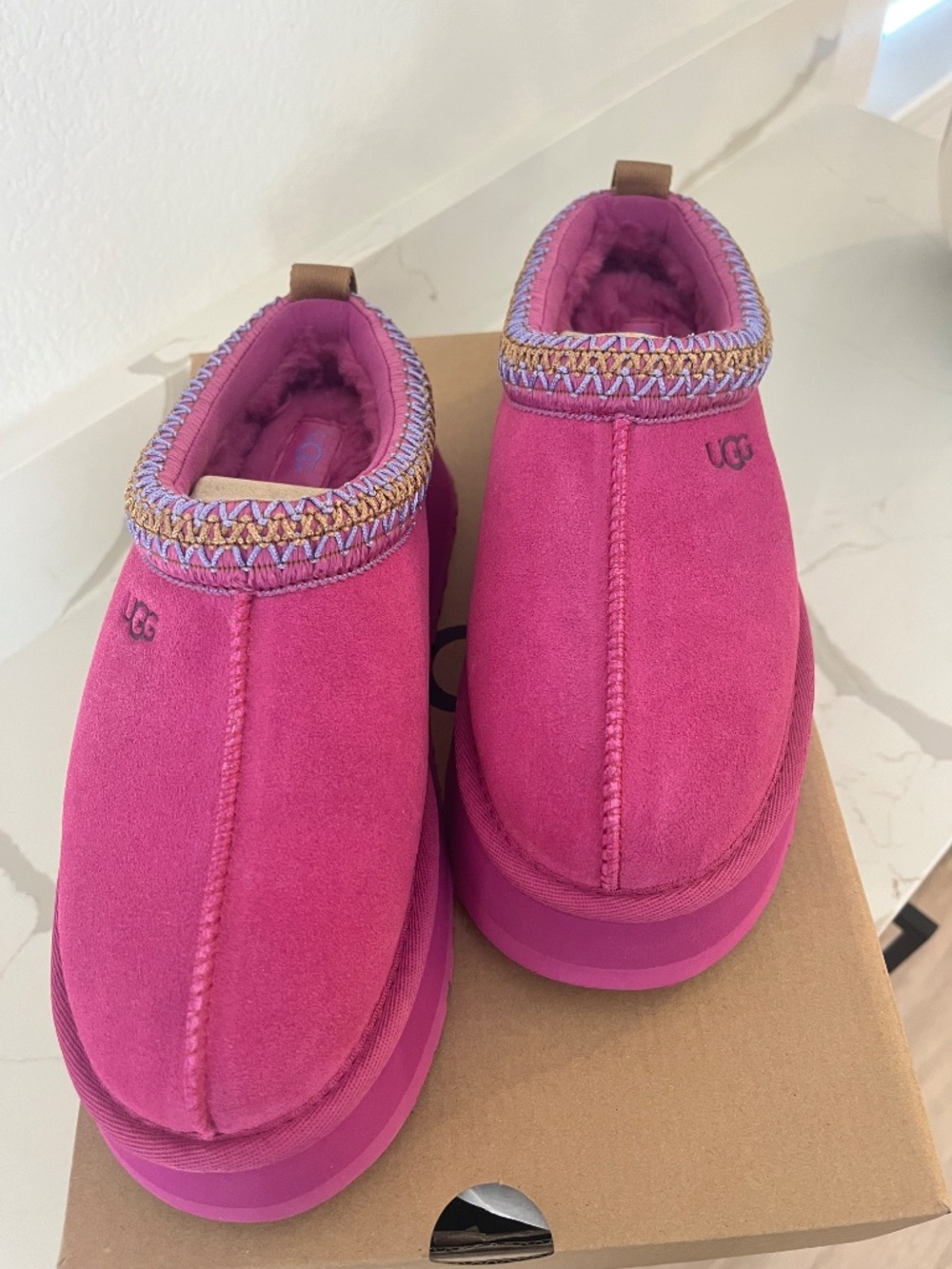 Women’s Tazz Ugg fuchsia pink size 7 US (5 UK) (38 EU) - Picture 2 of 3